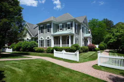 15 Billingsgate Dr #15, Simsbury, CT 06070