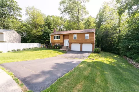 10 Southside Ct, Wallingford, CT 06492