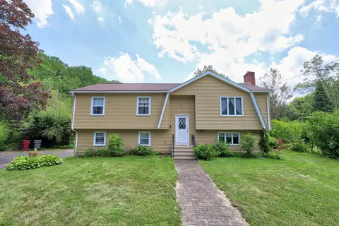 95 Hickory Rd, Naugatuck, CT 06770