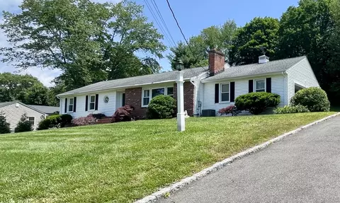 523 Overlook Dr, Orange, CT 06477