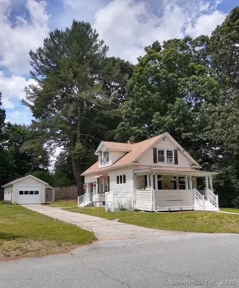 86 Whittemore St, Willimantic, CT 06226