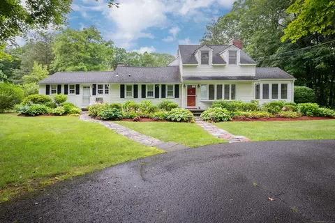 117 Long Meadow Hill Rd, Brookfield, CT 06804