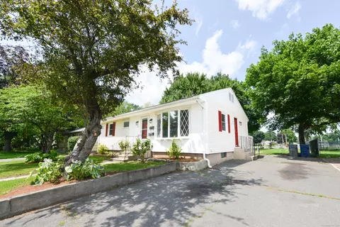 129 Tomlinson Ave, Plainville, CT 06062