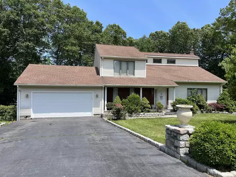 49 Desorbo Dr, Southington, CT 06489