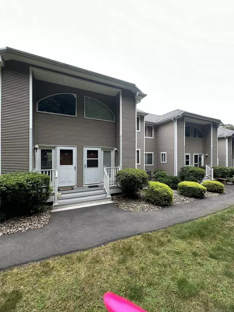 80 Country Ln #24, Vernon, CT 06066