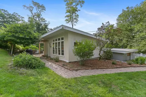 7 Calvin Rd, Wilton, CT 06897