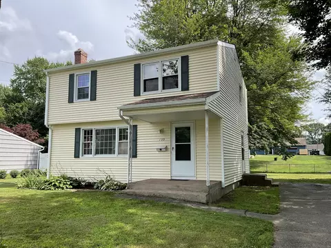 139 Country Ln, East Hartford, CT 06118