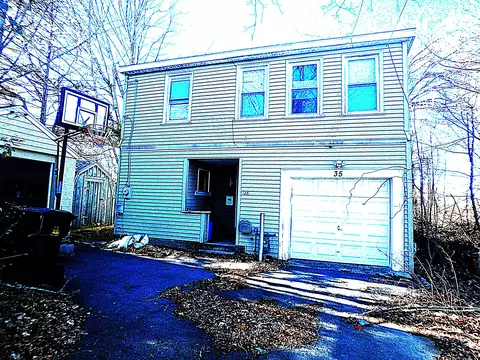 35 Thames St, New London, CT 06320