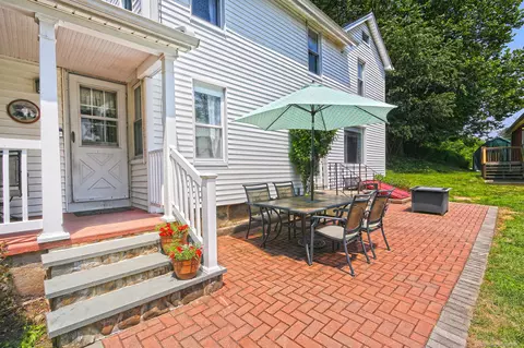 44 Johnson Ave, Seymour, CT 06483