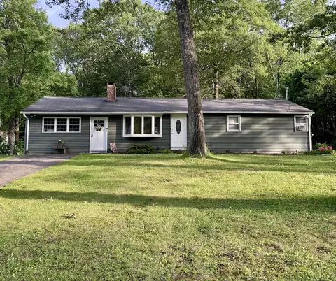 51 Little Brook Rd, New Hartford, CT 06057