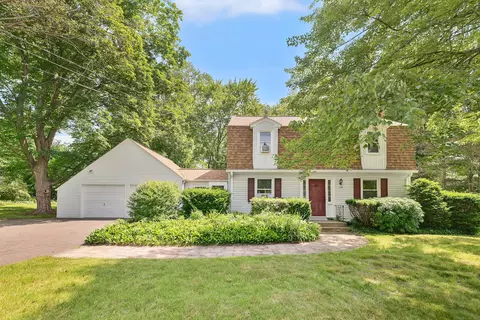 108 Pilgrim Dr, Windsor, CT 06095