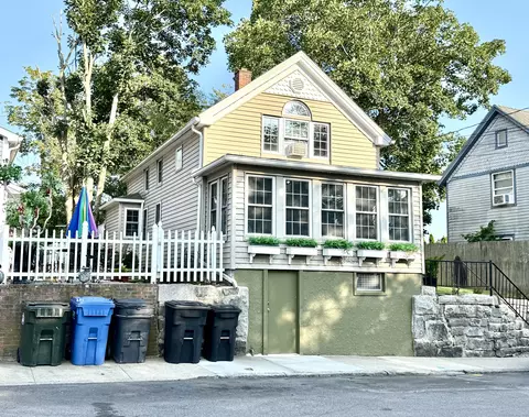 28 Grand St, New London, CT 06320