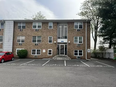 1 Walter Ave #50, Norwalk, CT 06851