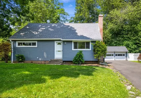 10 John Smith Dr, West Hartford, CT 06107