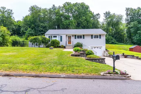 127 Robert Dr, South Windsor, CT 06074