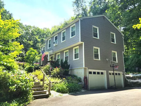 17 Serenity Ln, Sandy Hook, CT 06482