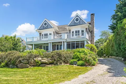 52 Avondale Rd, Westerly, RI 02891