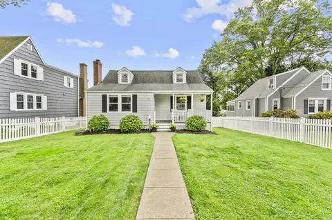 7 Devon Ave, Norwalk, CT 06850