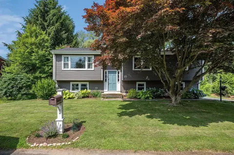 15 Rosemary Ln, Guilford, CT 06437