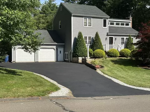 2 Evergreen Dr, Granby, CT 06035