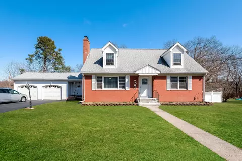 33 Radding St, Manchester, CT 06042