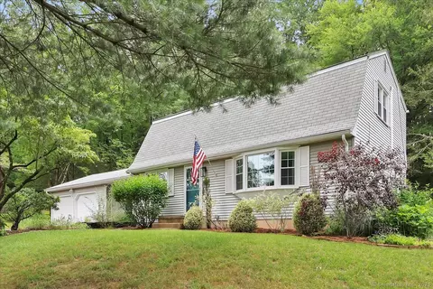 293 Grissom Rd, Manchester, CT 06042