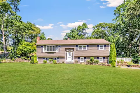 30 Cali Dr, Shelton, CT 06484