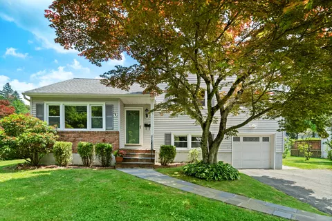 170 Southern Blvd, Danbury, CT 06810