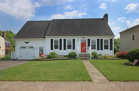 30 Winding Meadow Dr, Berlin, CT 06037
