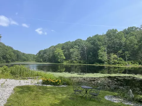538 Winthrop Rd, Deep River, CT 06417