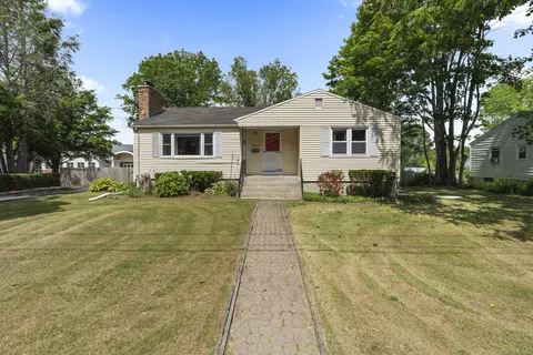 31 Louis Ln, Colchester, CT 06415