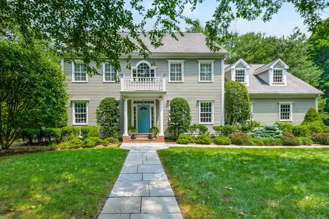 2 Mccrea Ln, Darien, CT 06820