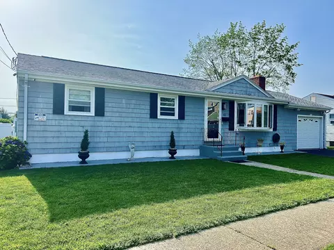 65 Patchen St, Stratford, CT 06615