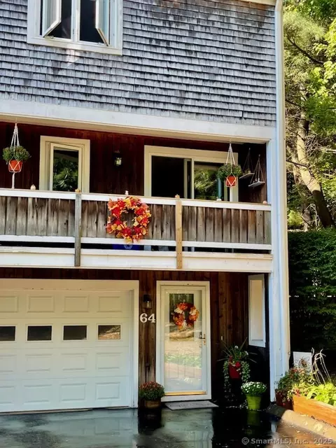 64 Songbird Ln #64, Farmington, CT 06032
