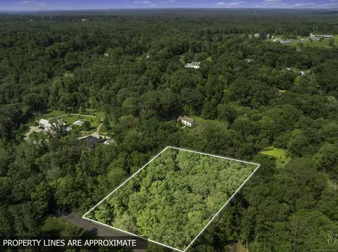120 Briscoe Rd, New Canaan, CT 06840