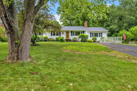 108 Sandelwood Dr, Madison, CT 06443