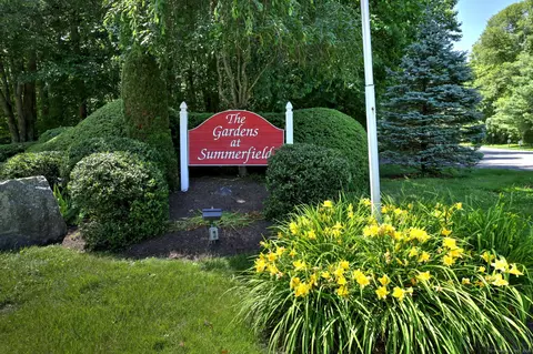 356 Summerfield Gdns #356, Shelton, CT 06484