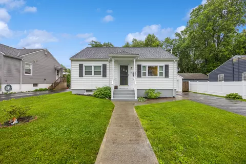 39 June St, Naugatuck, CT 06770