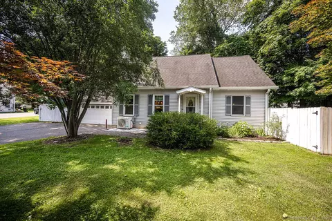 2 Putnam Park Rd, Bethel, CT 06801