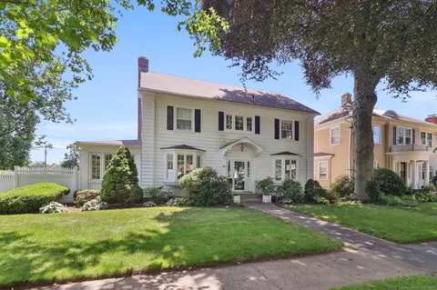 110 Westwood Rd, New Haven, CT 06515