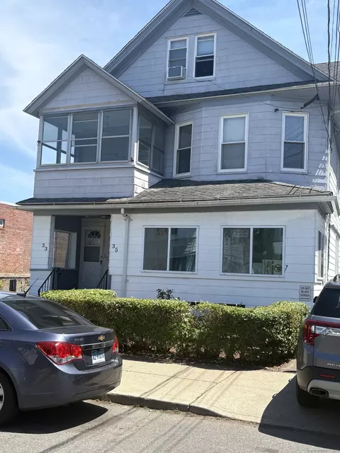 33 Jackson Ave, Bridgeport, CT 06606