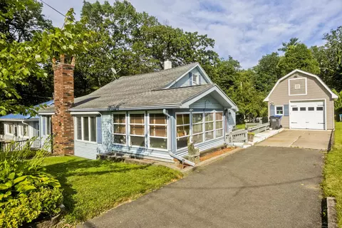 282 Halladay Dr, Suffield, CT 06093