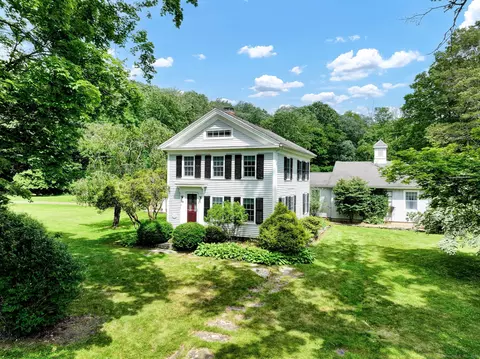 42 Beeney Rd, New Hartford, CT 06057