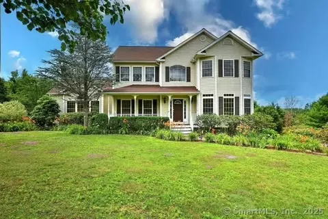 41 Mesa Dr, Bethany, CT 06524