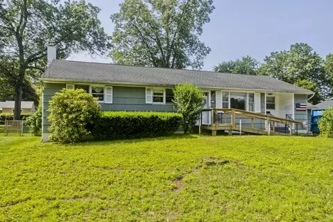 32 Cora St, Enfield, CT 06082