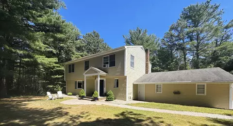 294 Woodville Alton Rd, Hope Valley, RI 02832