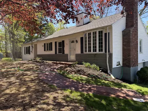 69 Bassett Rd, North Haven, CT 06473
