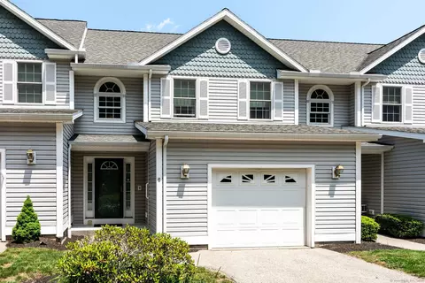297 Sabin St #6, Putnam, CT 06260