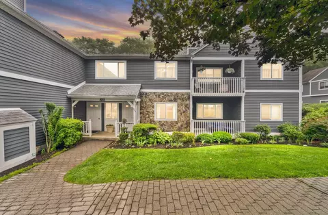205 Windgate Cir #A, Monroe, CT 06468