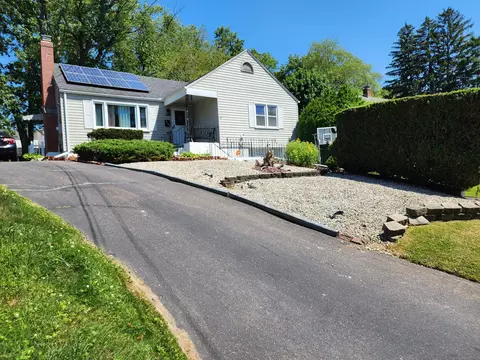 1014 N Worthy St, Windsor, CT 06095